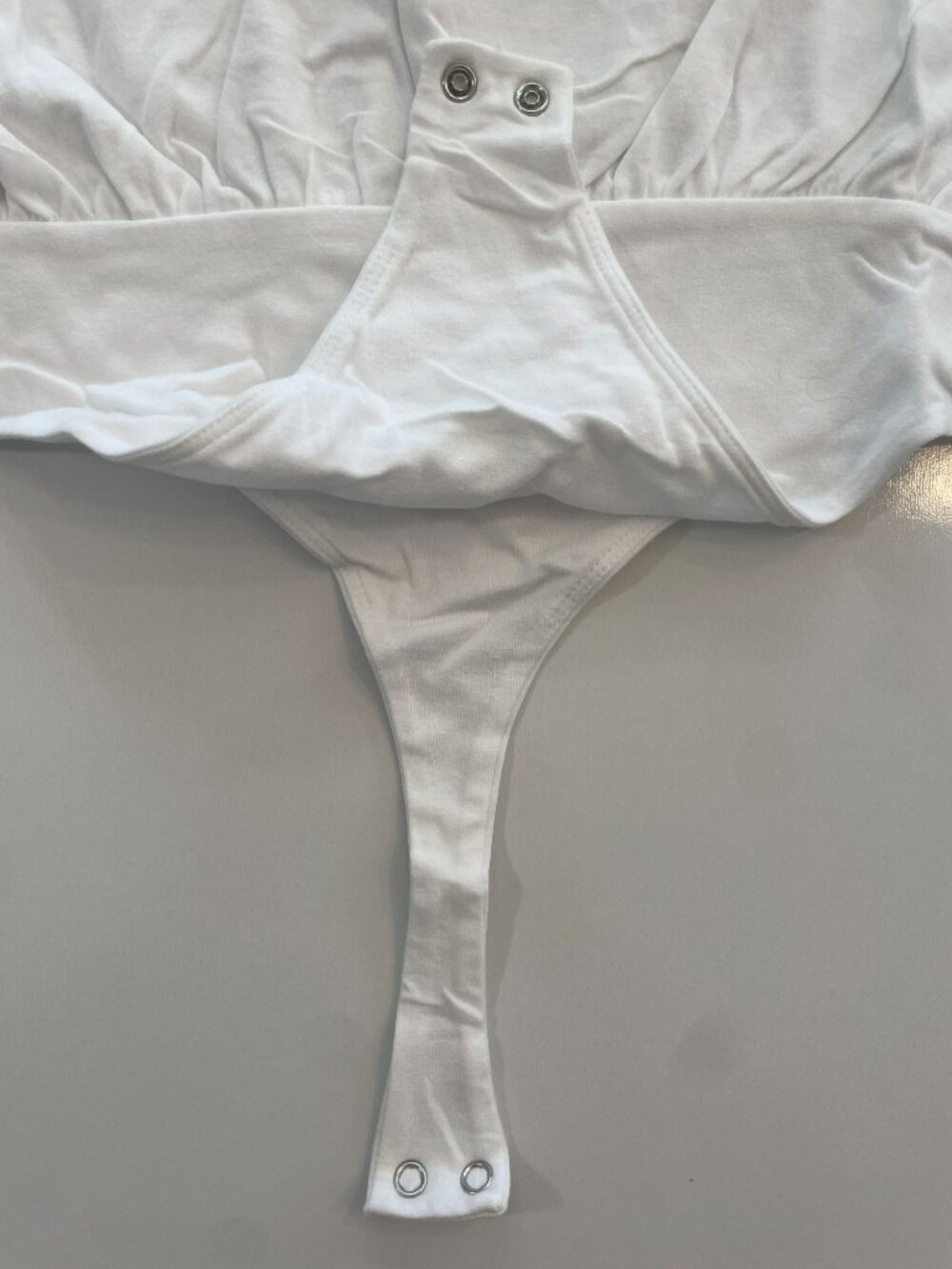 Nuuds White Short Sleeve Bodysuit With Snap Closure Women's Size XXL NEW - Picture 5 of 7